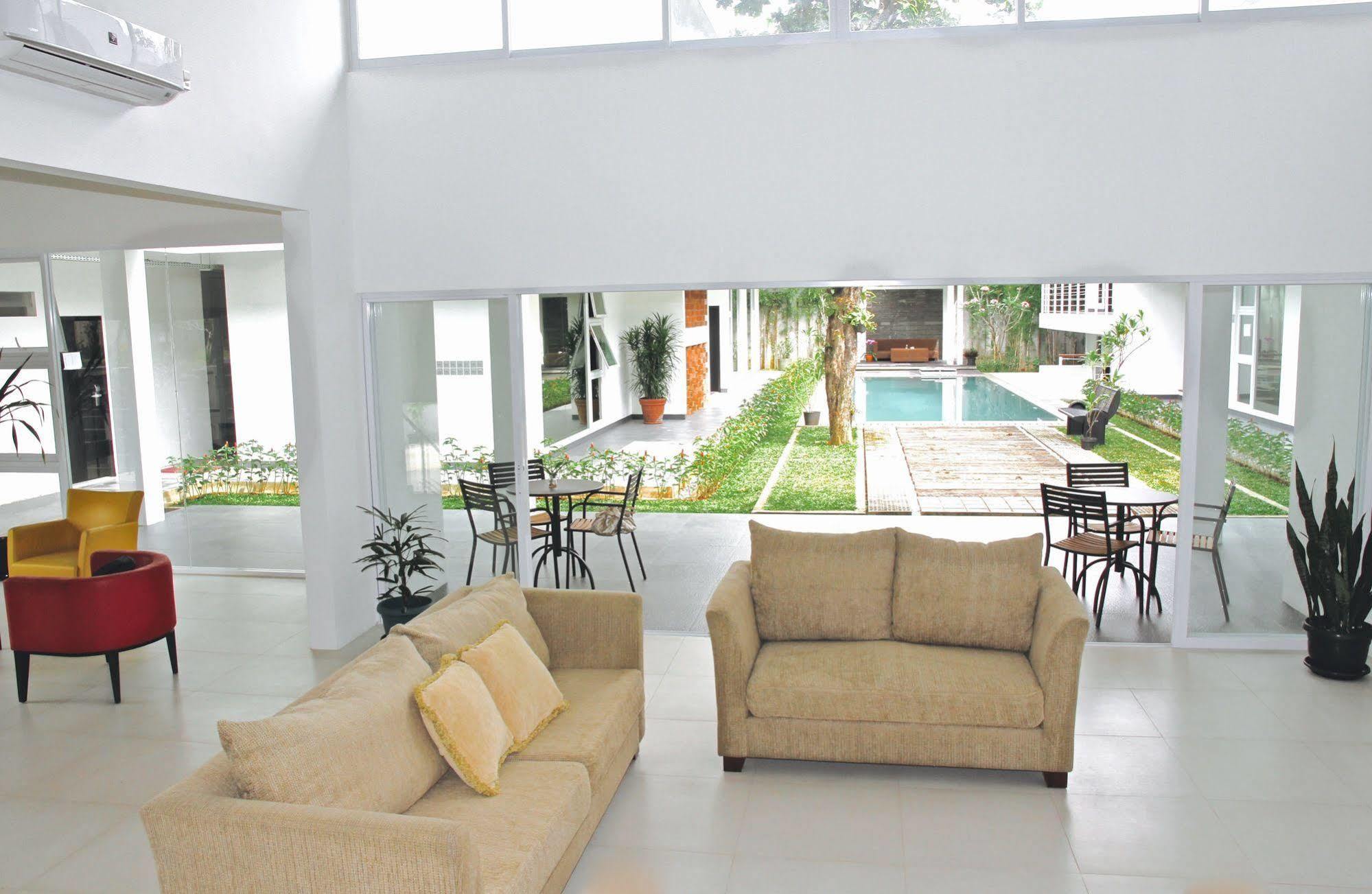 Ampera Avenue Residence Джакарта Екстериор снимка